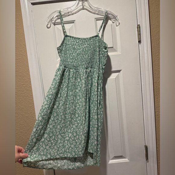 NWT Floral Green Summer Dress - Picture 3 of 3